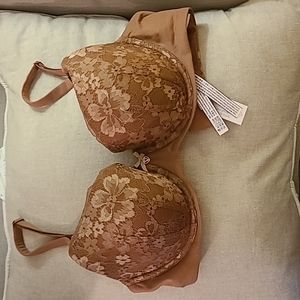 Victoria's Secret Body Brown Lace Demi Bra 32DD